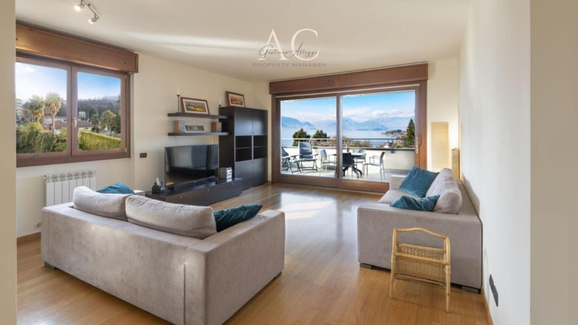 The House On The Lake Reno Di Leggiuno Exterior photo